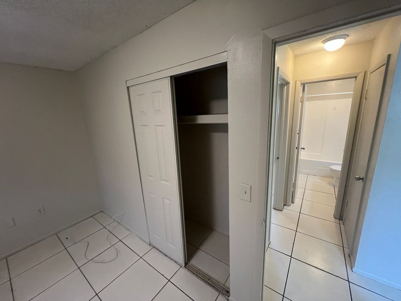 1057 Alderman St - Photo 4 of 10
