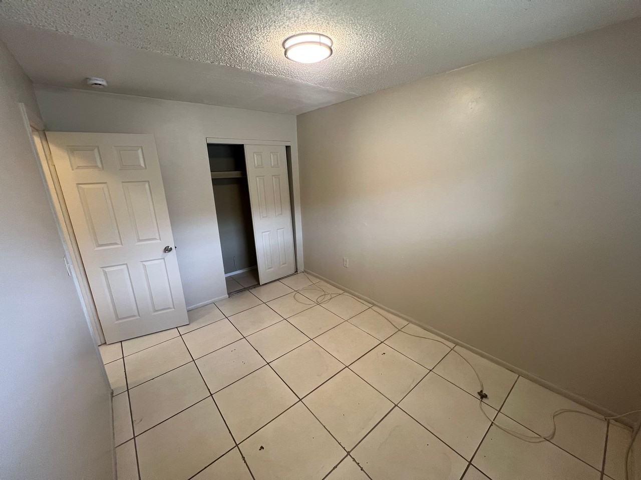 1057 Alderman St - Photo 6 of 10