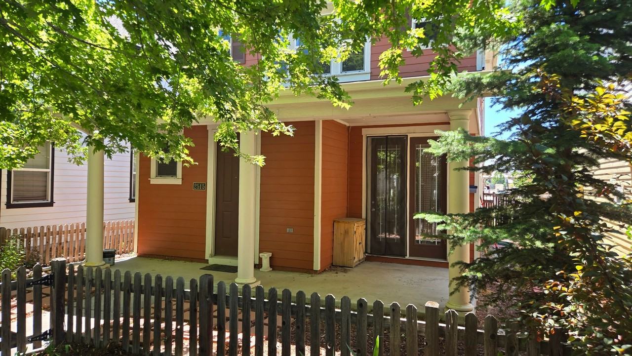 2515 Central Park Blvd - Photo 2 of 20
