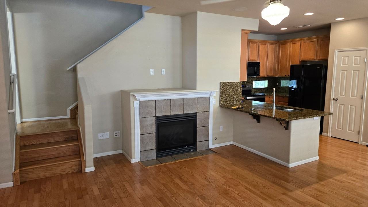 2515 Central Park Blvd - Photo 4 of 20