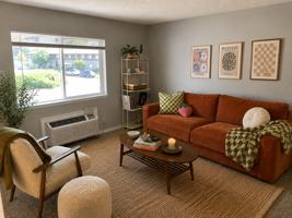 featured image of 1501 1501 N. Glen - 07 #07