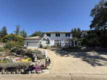 912 Yosemite Ln - Photo 1 of 1