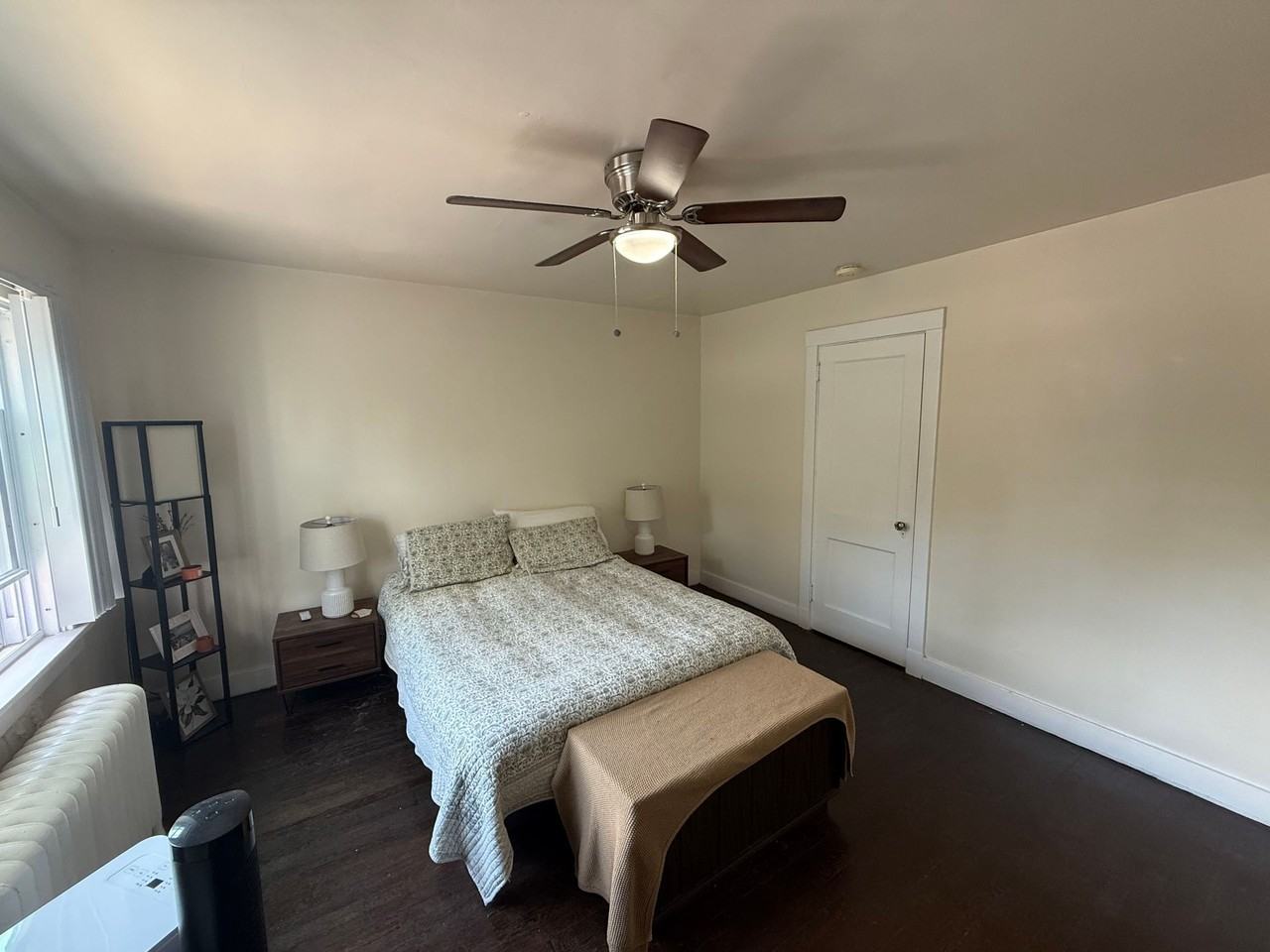 Point Breeze 2 Bed 1 Bath - Photo 6 of 9