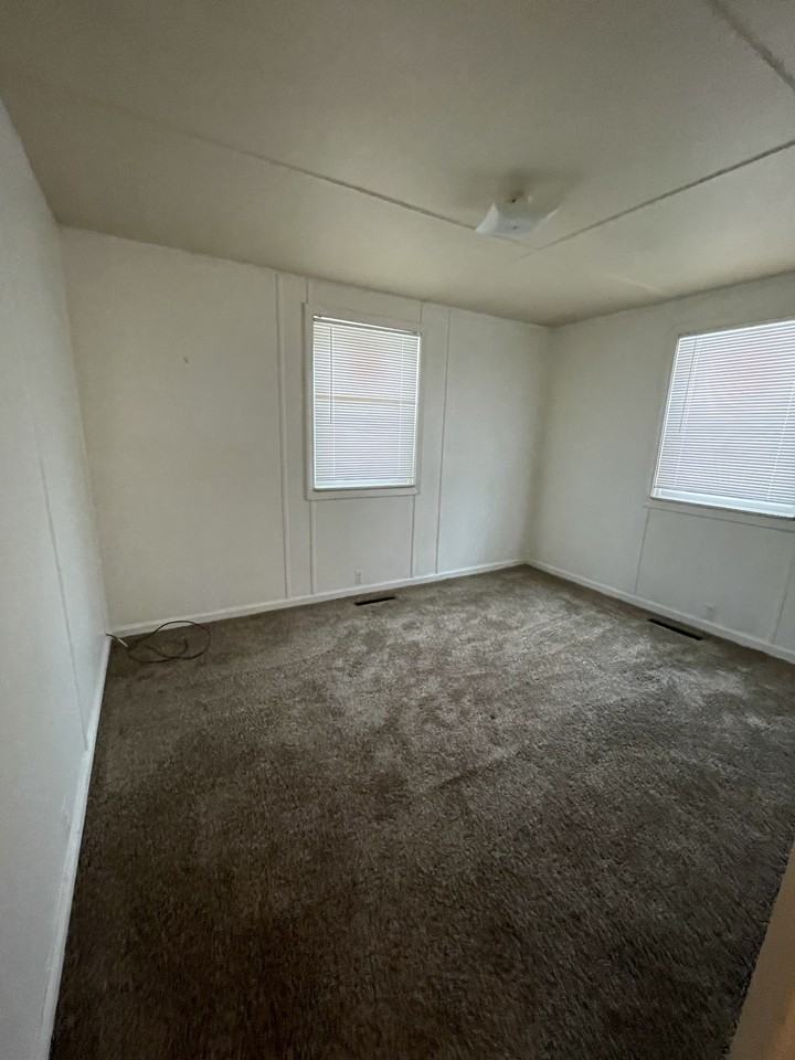 505 Emerick St #2 - Photo 4 of 8