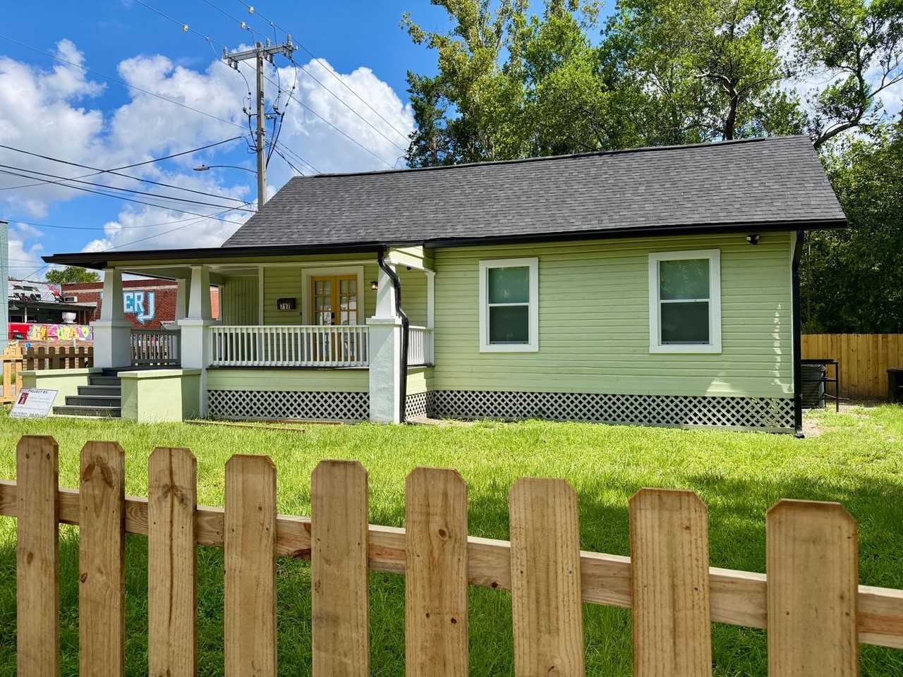 717 King St - Photo 2 of 21