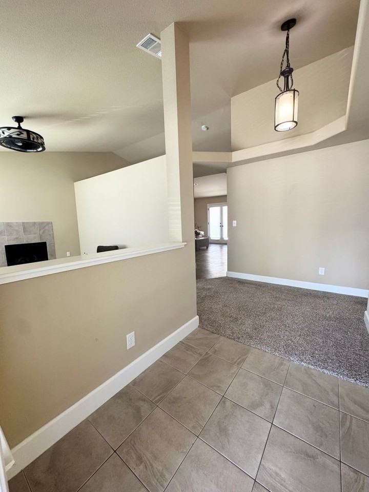 5536 Jan Ct - Photo 4 of 12