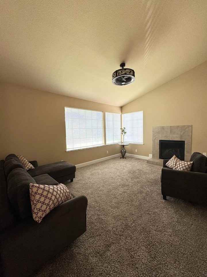 5536 Jan Ct - Photo 3 of 12