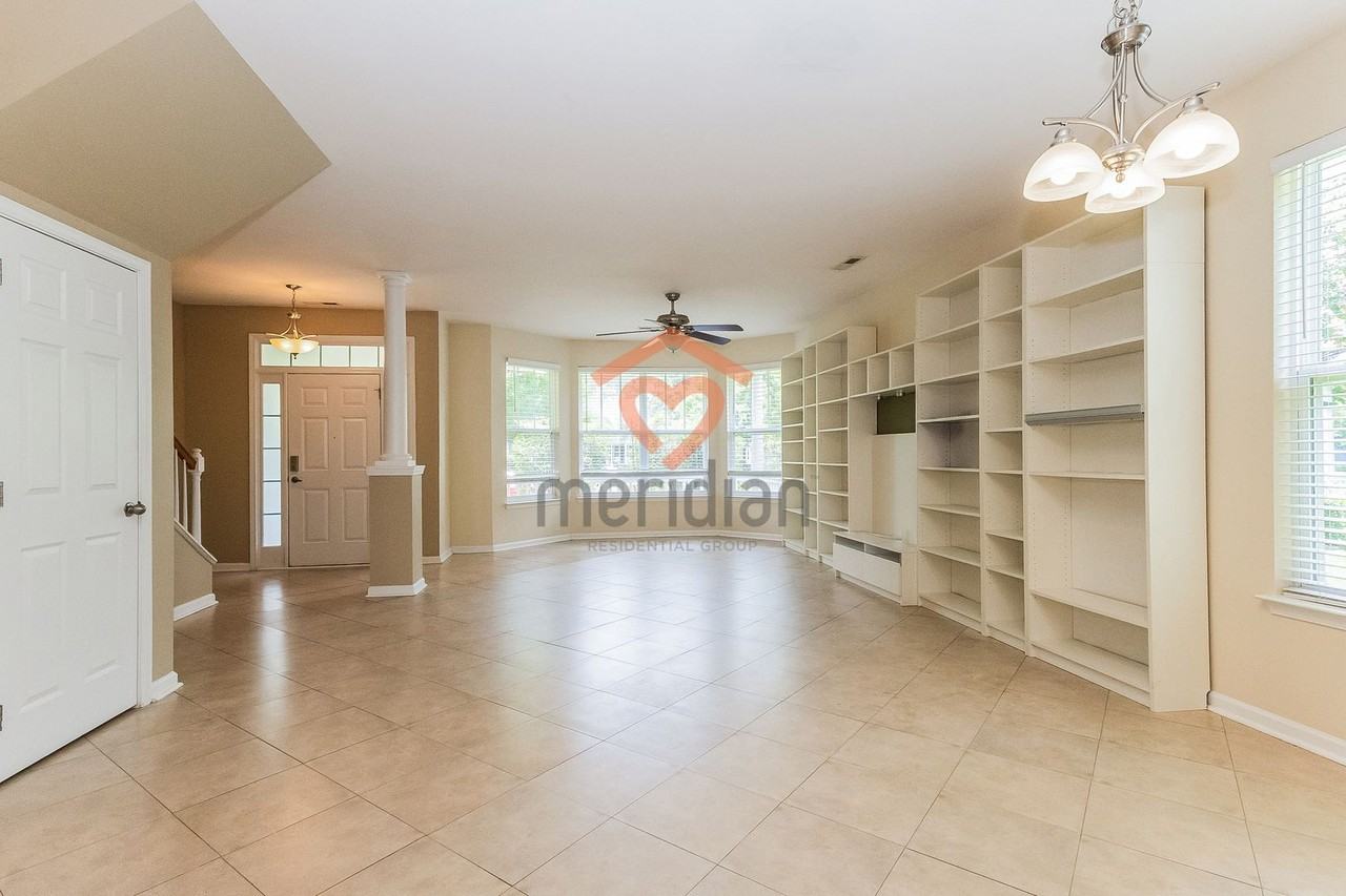 131 Red Leaf Blvd - Photo 5 of 18