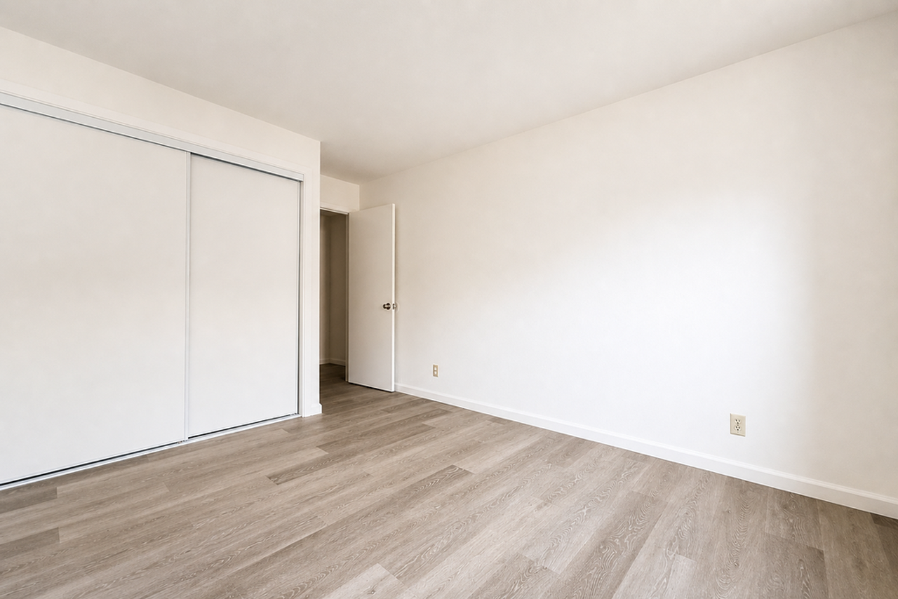 2540 College Ave - Photo 6 of 8