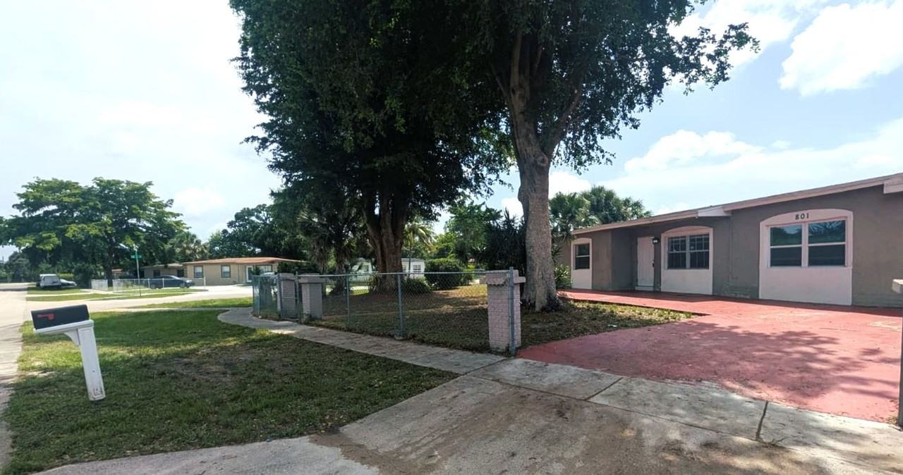 801 Nw 33rd Ter - Photo 3 of 24