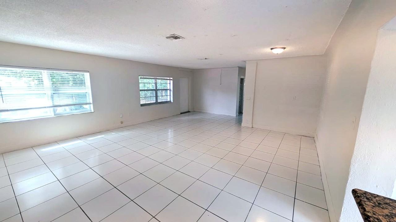 801 Nw 33rd Ter - Photo 6 of 24