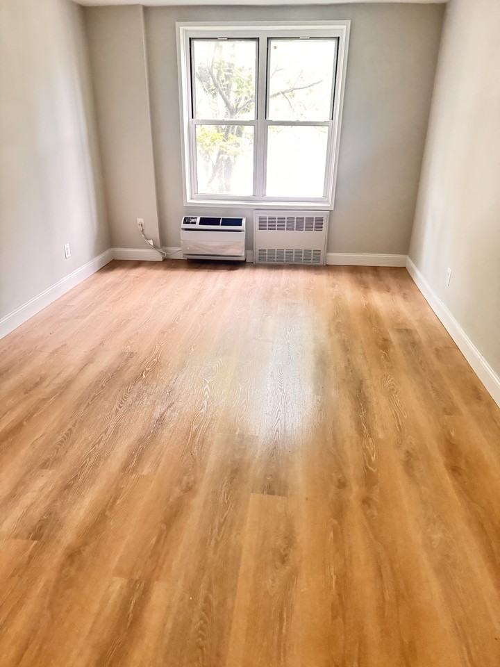 19-10 Parsons Boulevard #2H - Photo 3 of 15