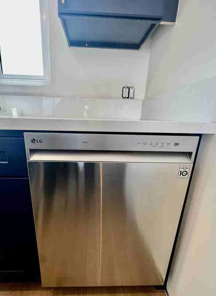 2906 Carmona Avenue #4 - Photo 7 of 14
