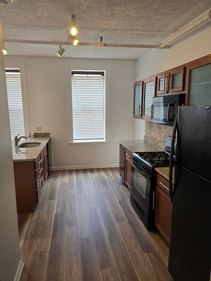 46 Washington St #303 - Photo 3 of 13