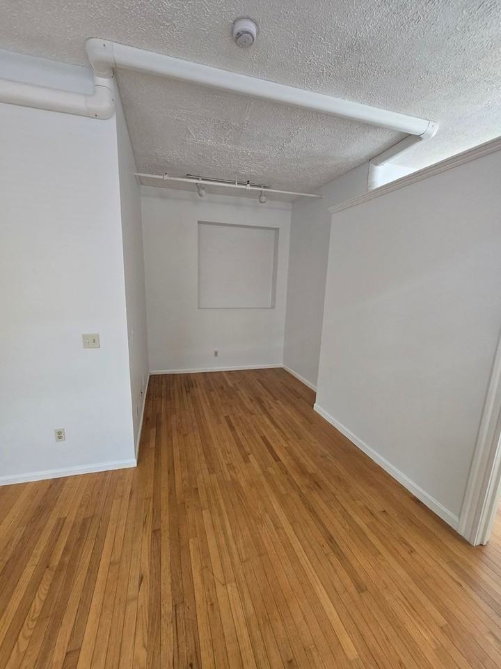 46 Washington St #303 - Photo 4 of 13
