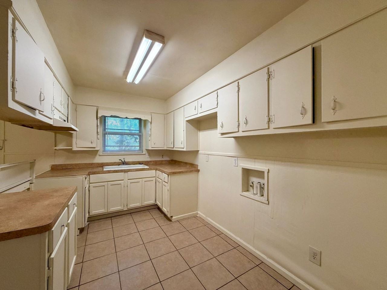 5043 Inwood Dr - Photo 2 of 12
