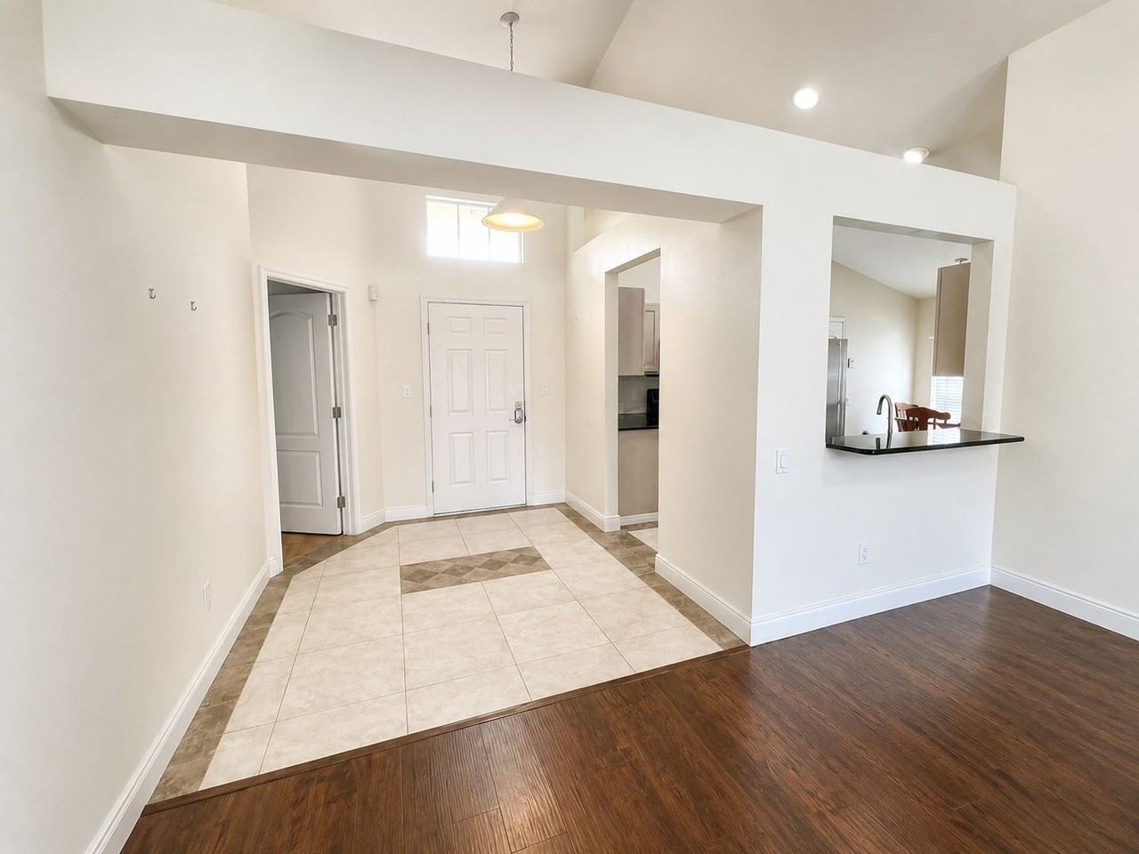 4201 Pine Isle Dr - Photo 4 of 21