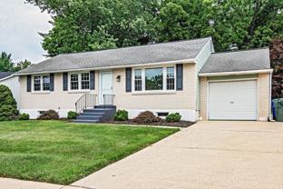 581 Hemingway Dr - Photo 1 of 1