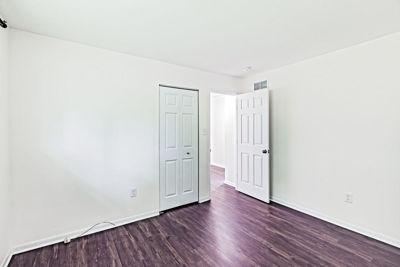 581 Hemingway Dr - Photo 4 of 16