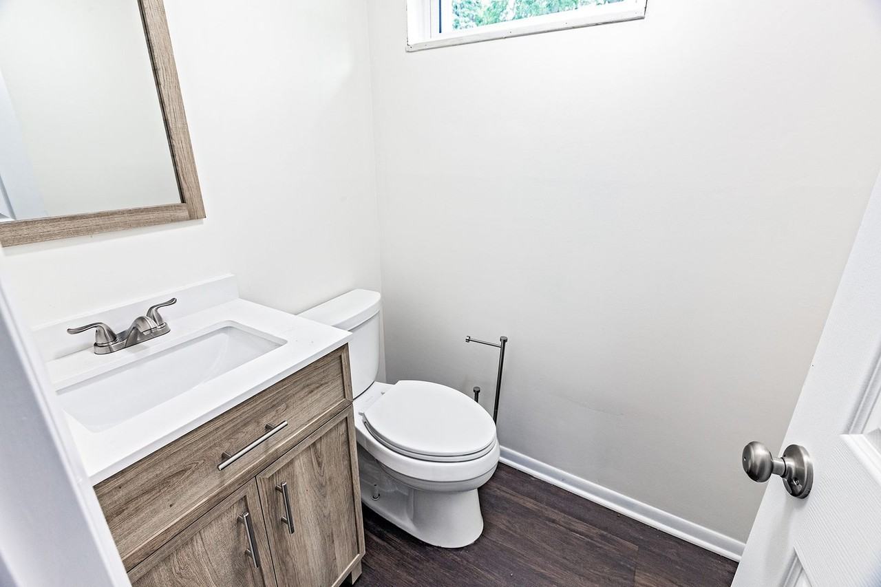 581 Hemingway Dr - Photo 6 of 16