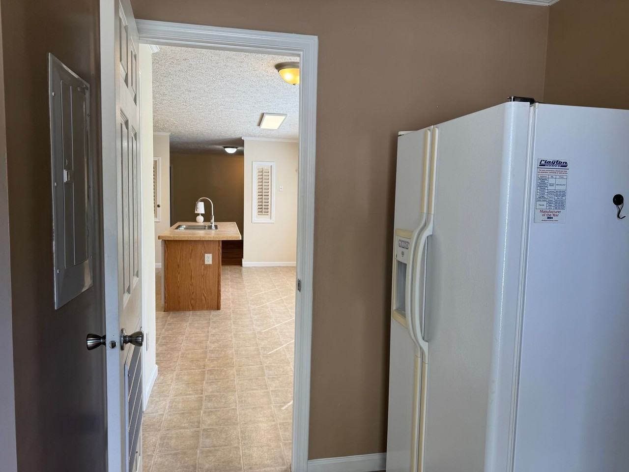 2805 Sweeping Pine Ln - Photo 7 of 34