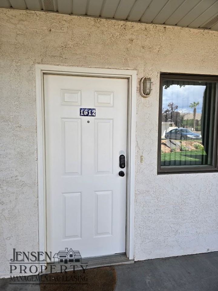 1845 W Canyon View Dr #1612 - Photo 2 of 13