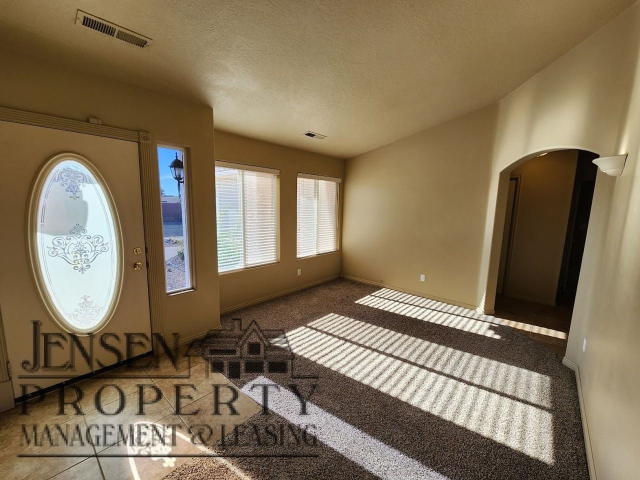 74 S 320 E - Photo 4 of 26