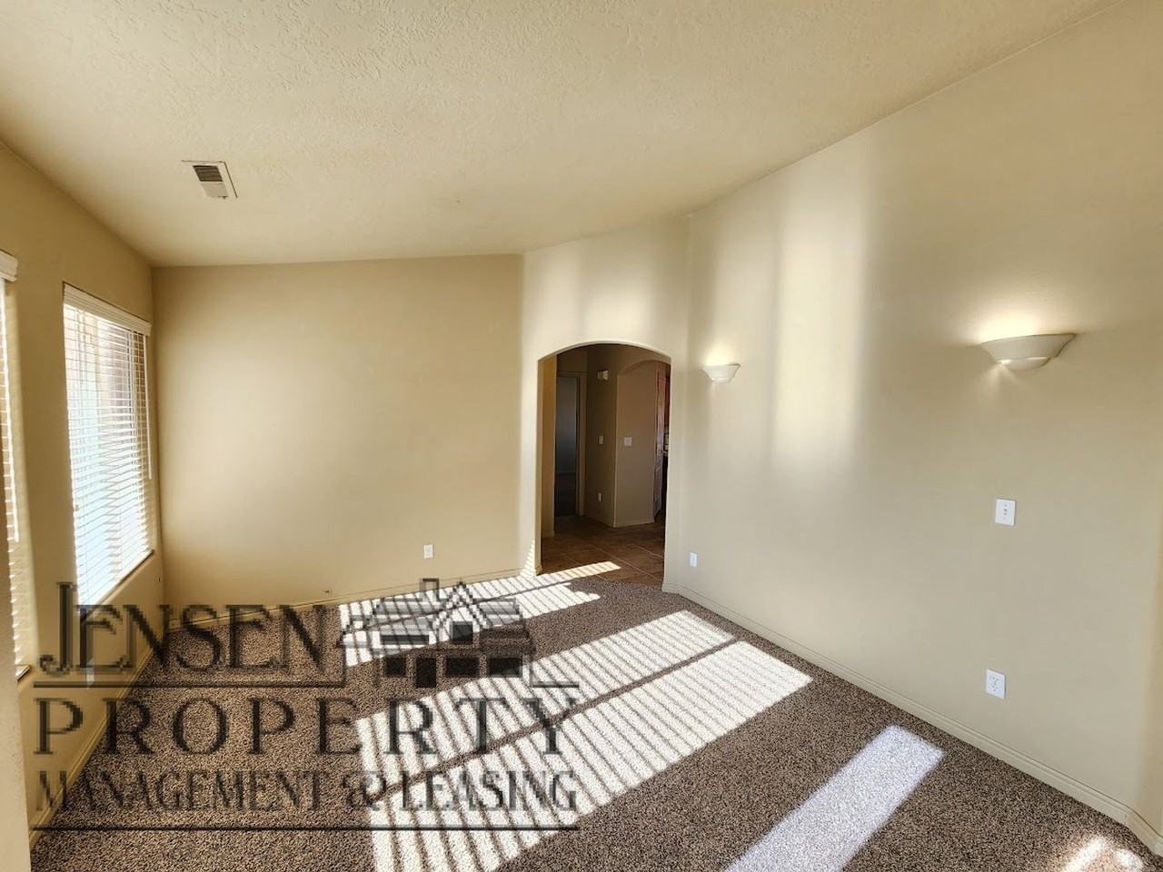 74 S 320 E - Photo 5 of 26