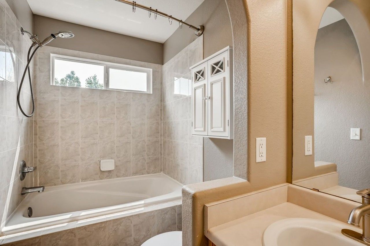 10594 Jewelberry Trl - Photo 2 of 29