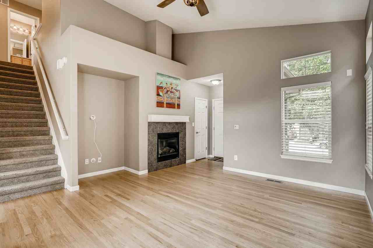 10594 Jewelberry Trl - Photo 3 of 29