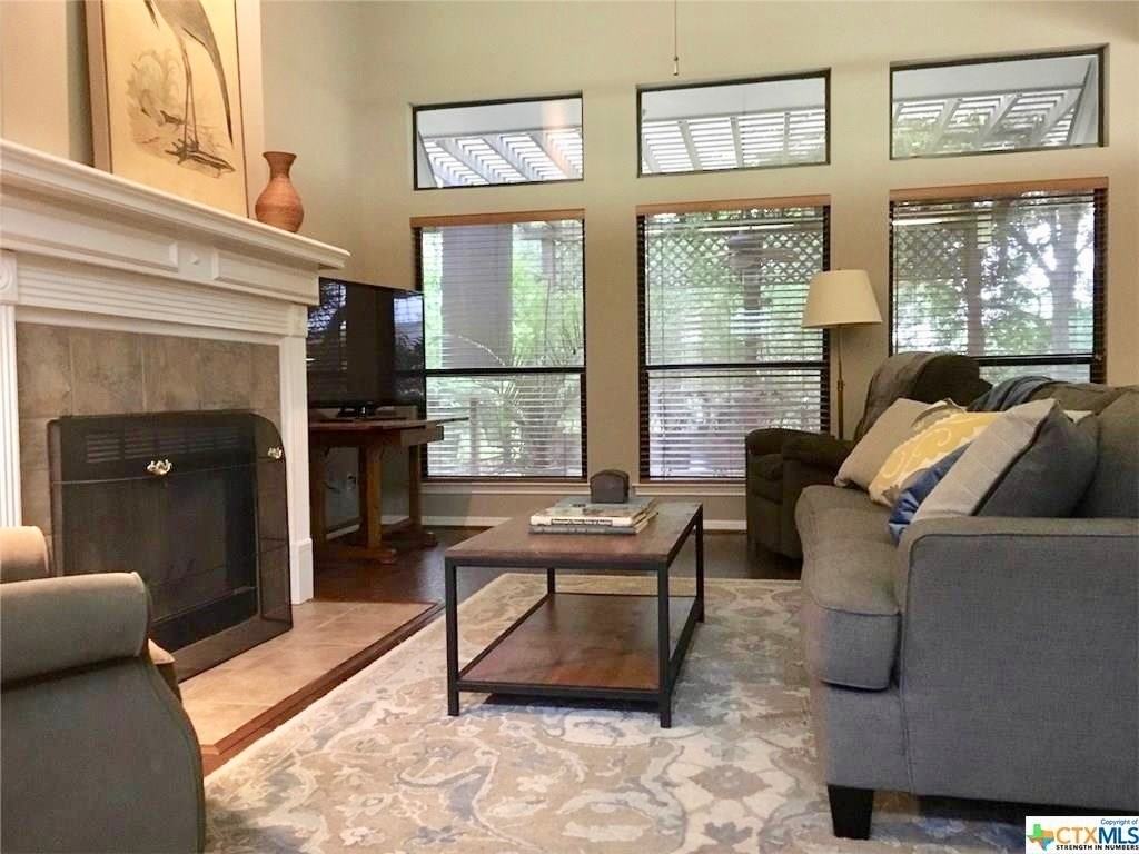 300 Quarry Springs Dr - Photo 2 of 23