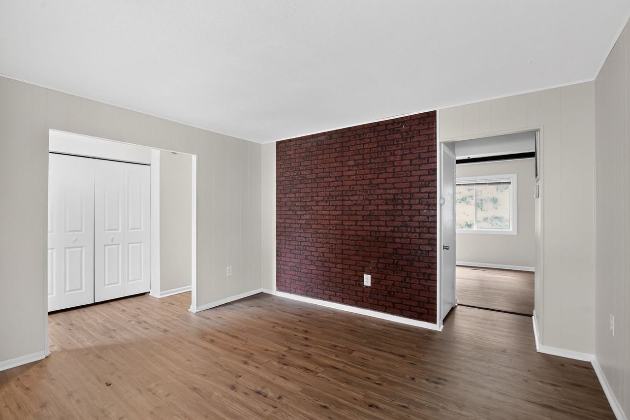 33 Wayside Ct - Photo 7 of 24