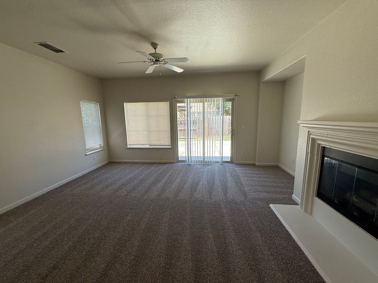 3588 Silverwood Rd - Photo 4 of 13