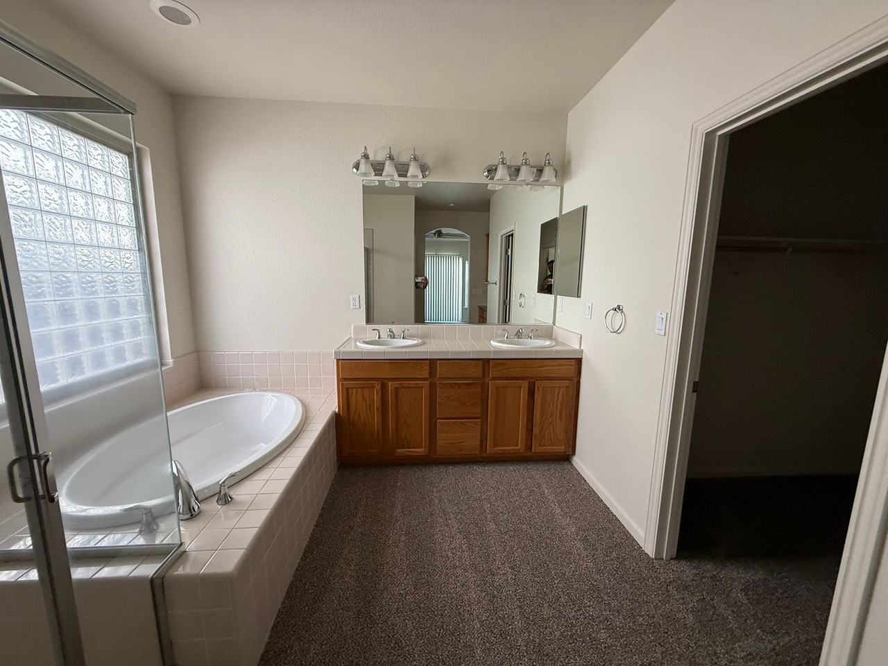 3588 Silverwood Rd - Photo 6 of 13