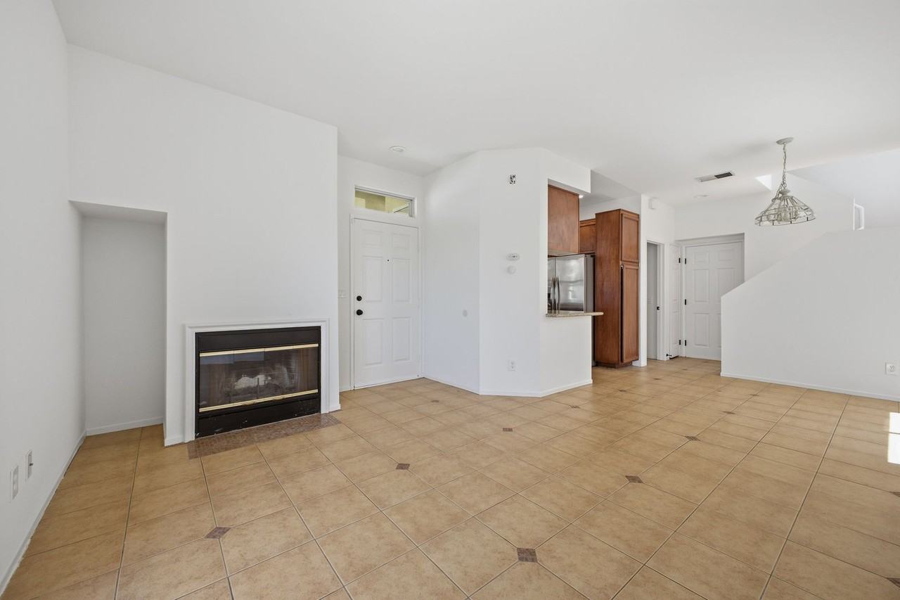 2338 Huntington Dr - Photo 3 of 22