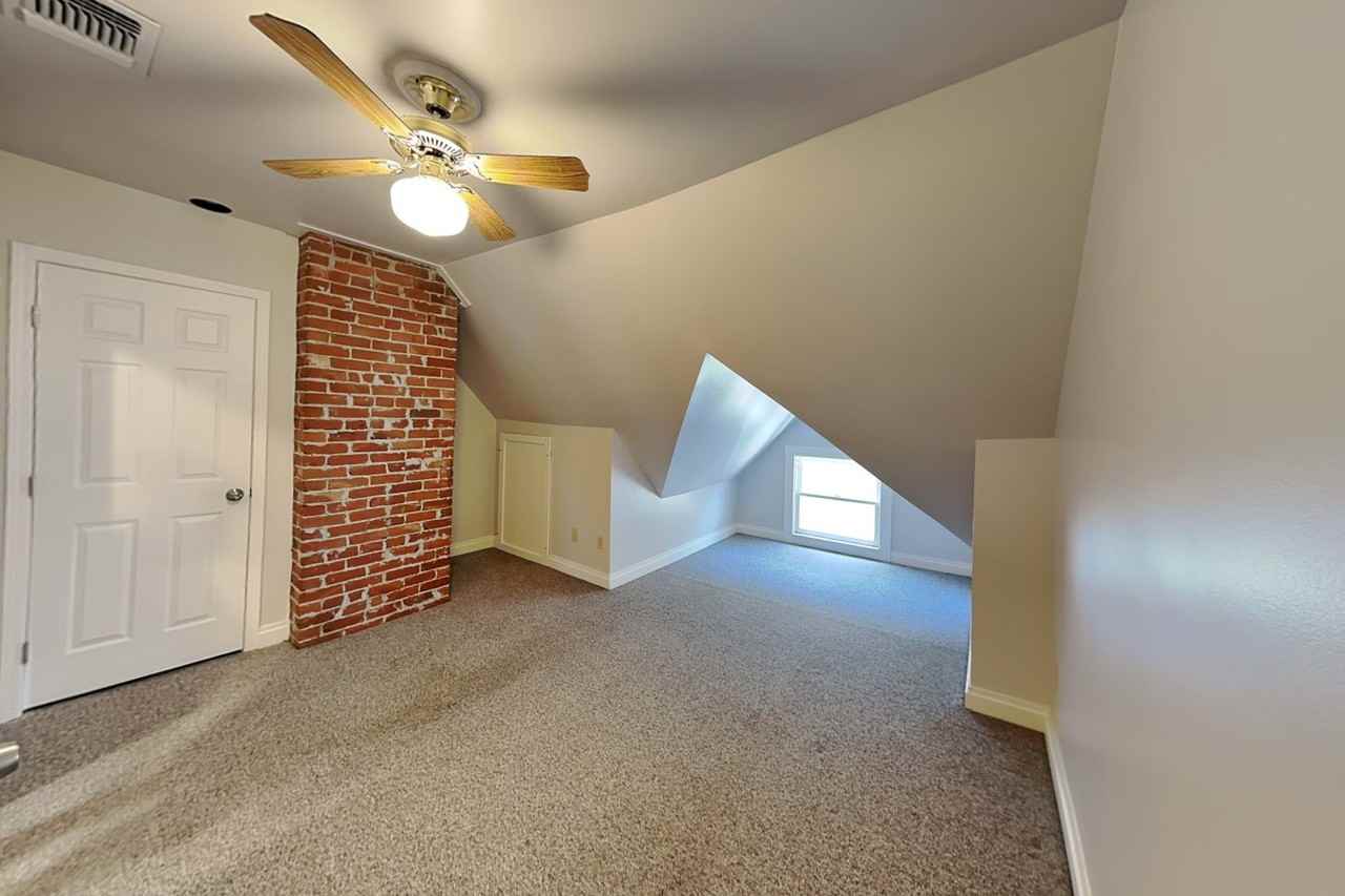 2620 J St - Photo 5 of 16
