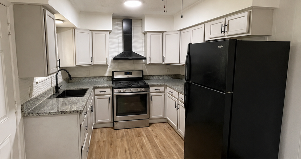 8215 Spanish Rd - Photo 2 of 15