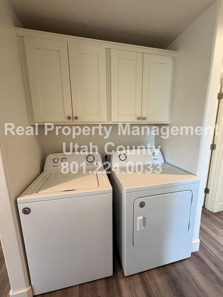 715 715 E 1400 S-UP #UP - Photo 4 of 11