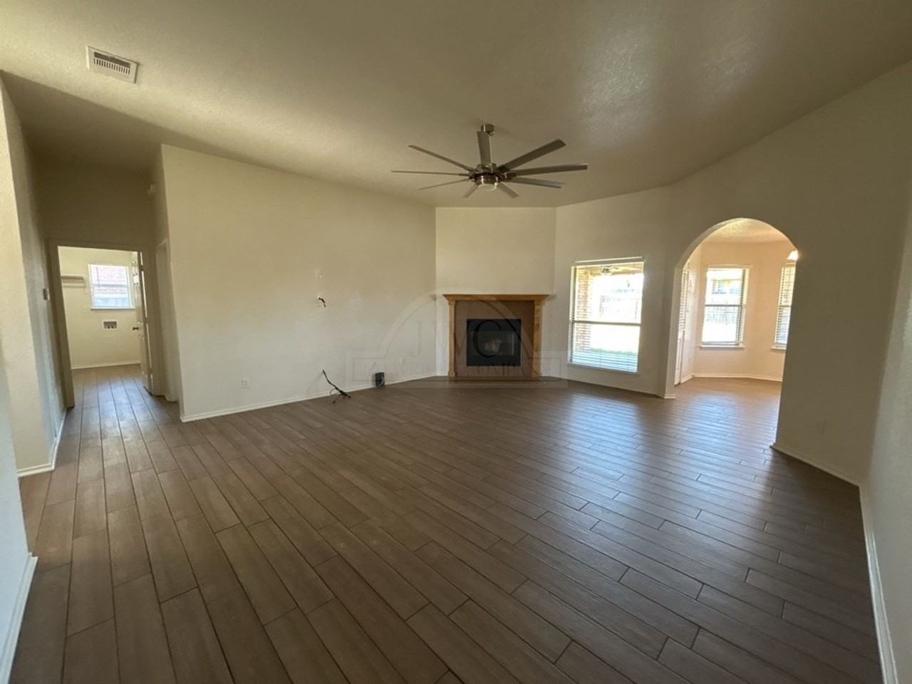 10105 Diana Dr - Photo 5 of 27