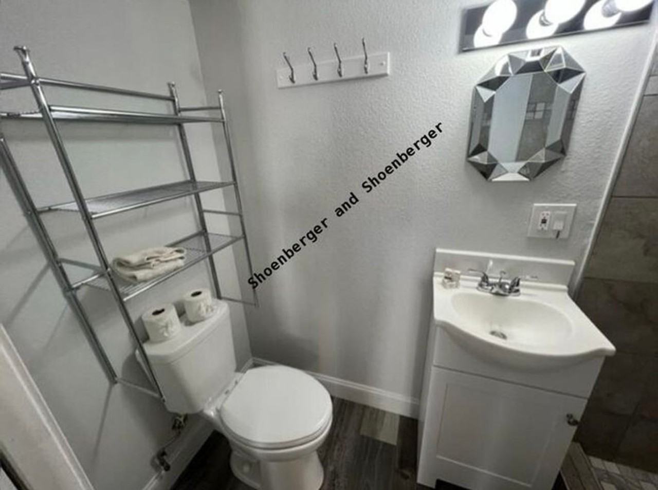 1355 Prater Way #A - Photo 4 of 8