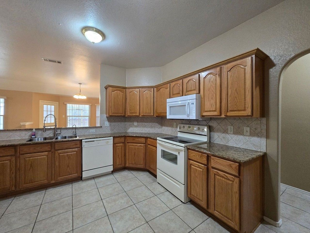 5812 Durango Dr - Photo 4 of 27