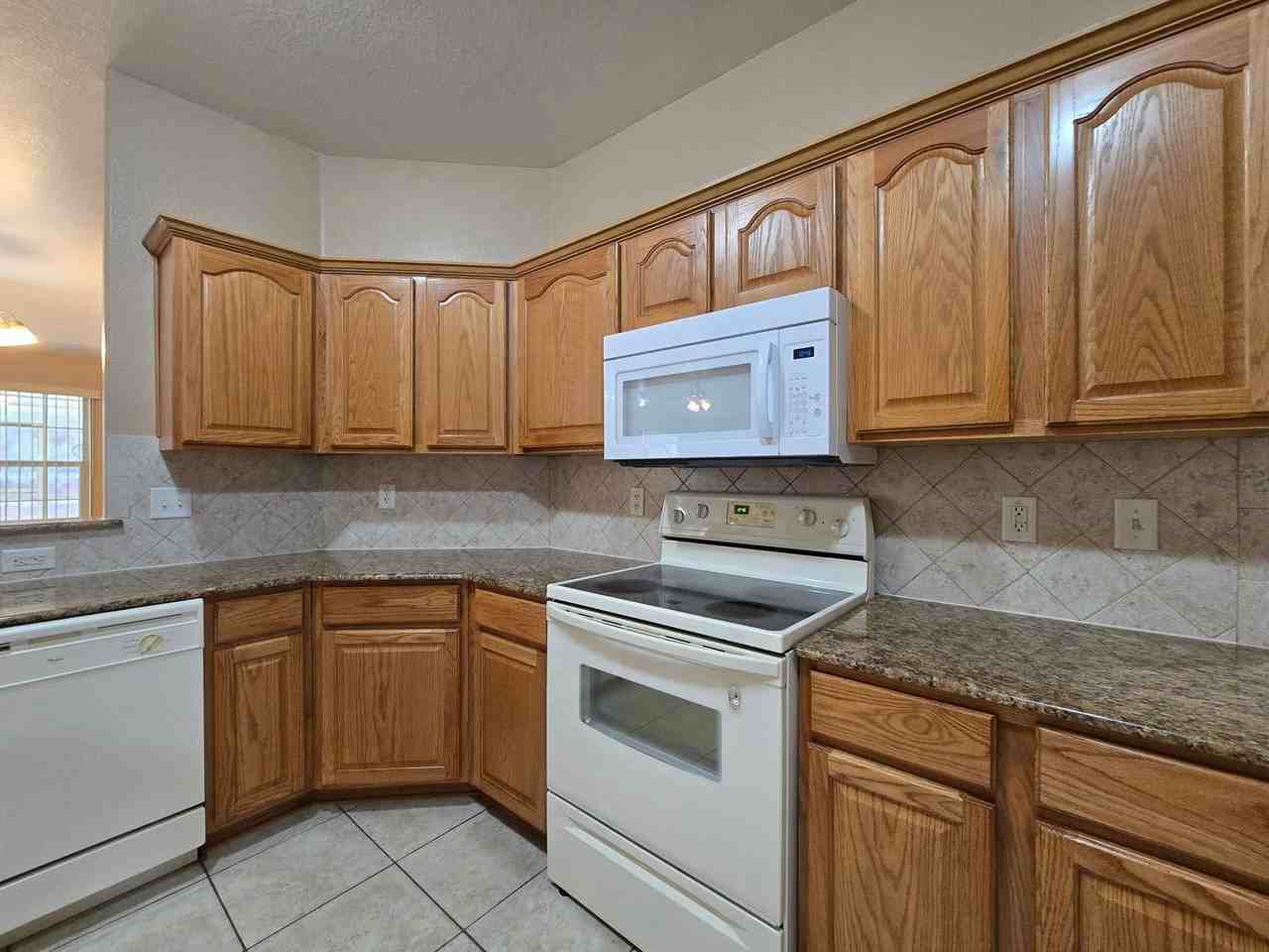 5812 Durango Dr - Photo 5 of 27