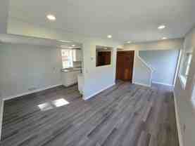 1807 1/2 Riverview Dr - Photo 1 of 1