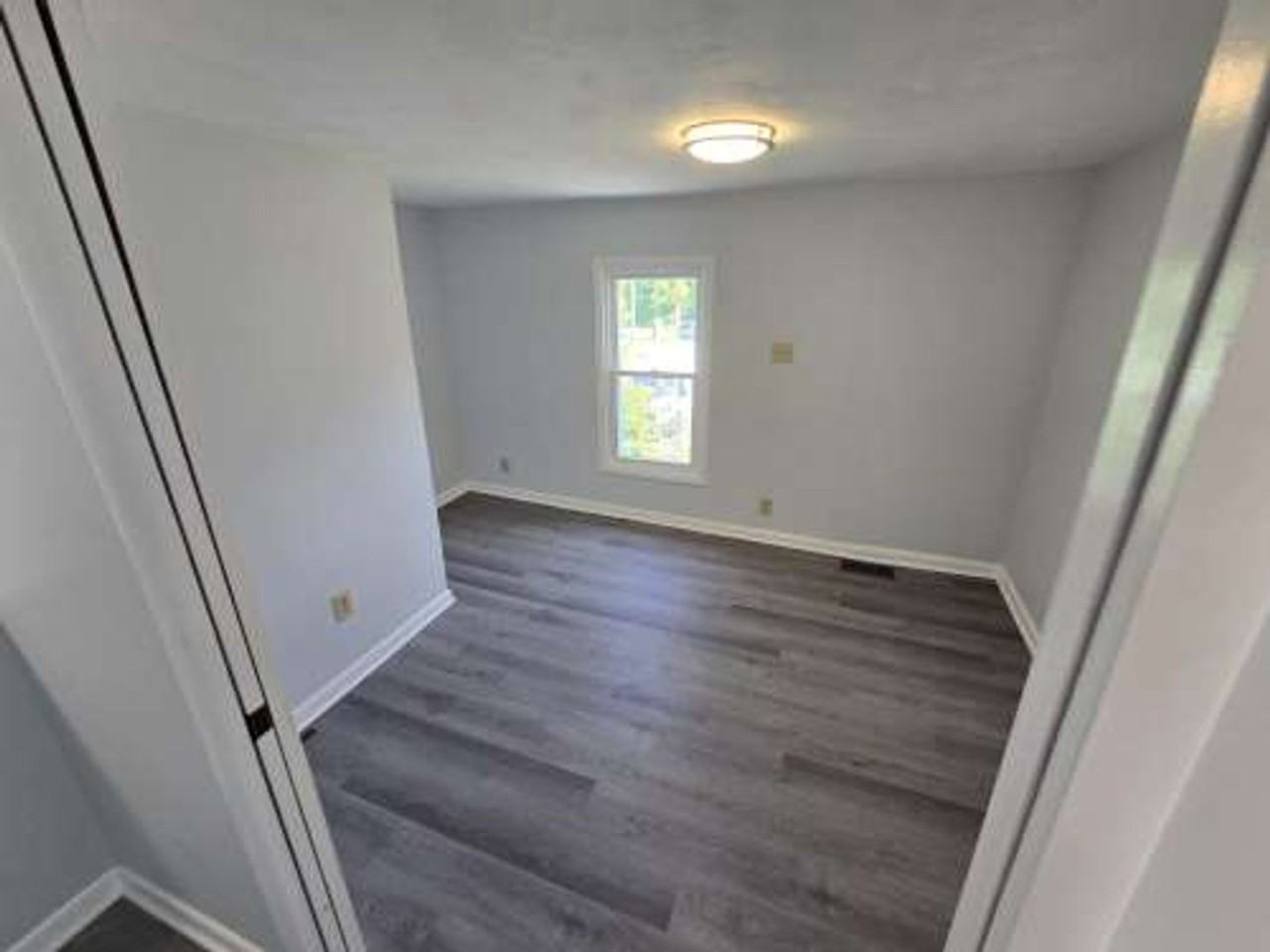 1807 1/2 Riverview Dr - Photo 7 of 8