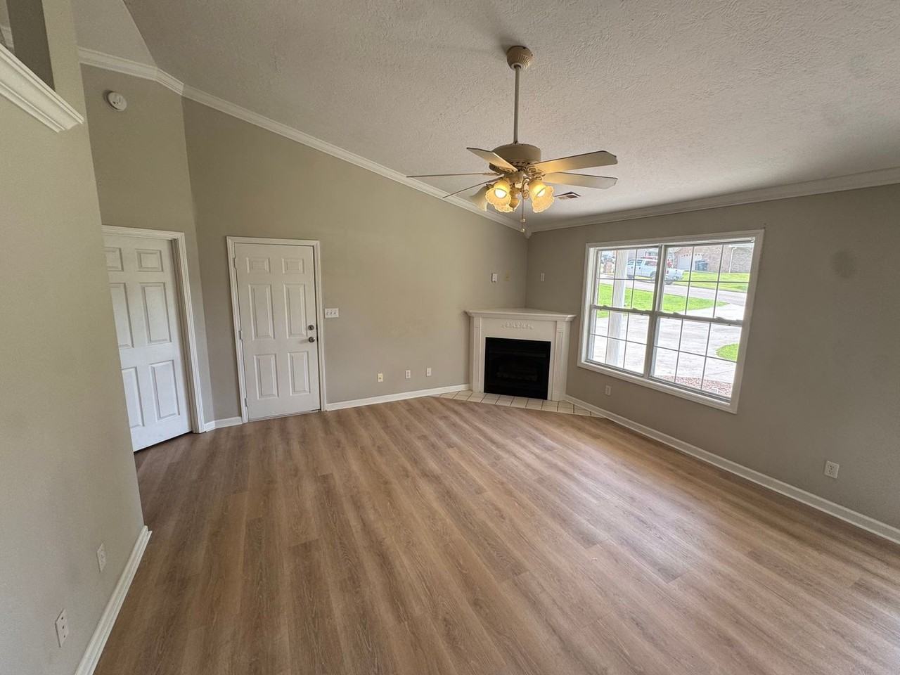 5508 Fenway Ln - Photo 5 of 26