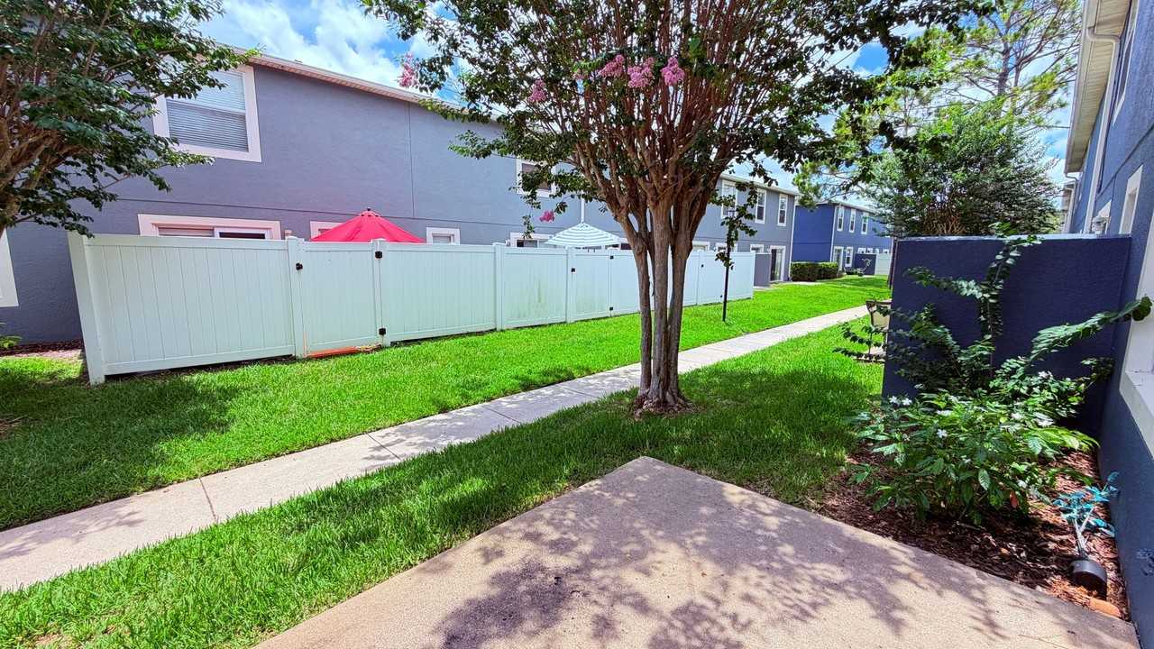 13054 Lexington Summit St - Photo 4 of 27
