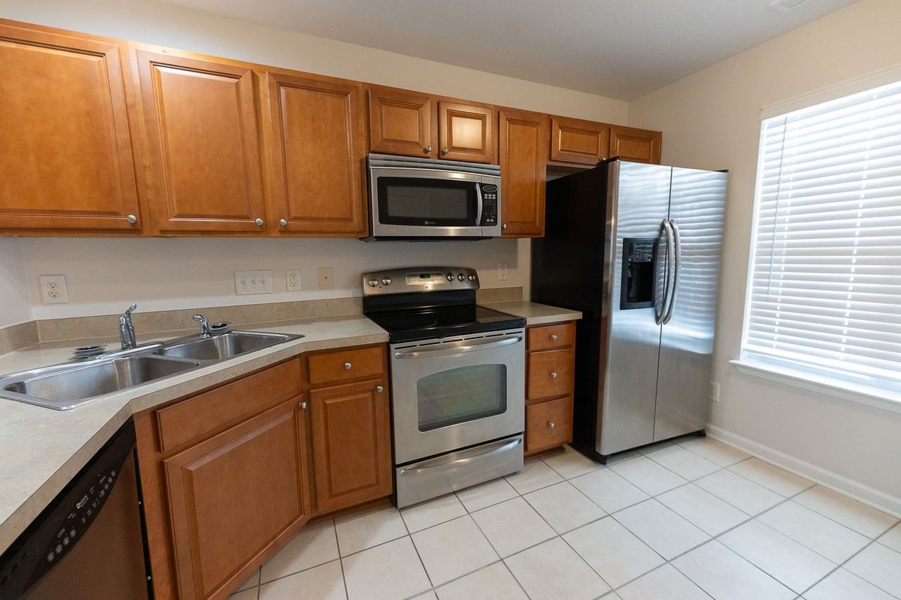 306 Snowy Owl Ct - Photo 5 of 23