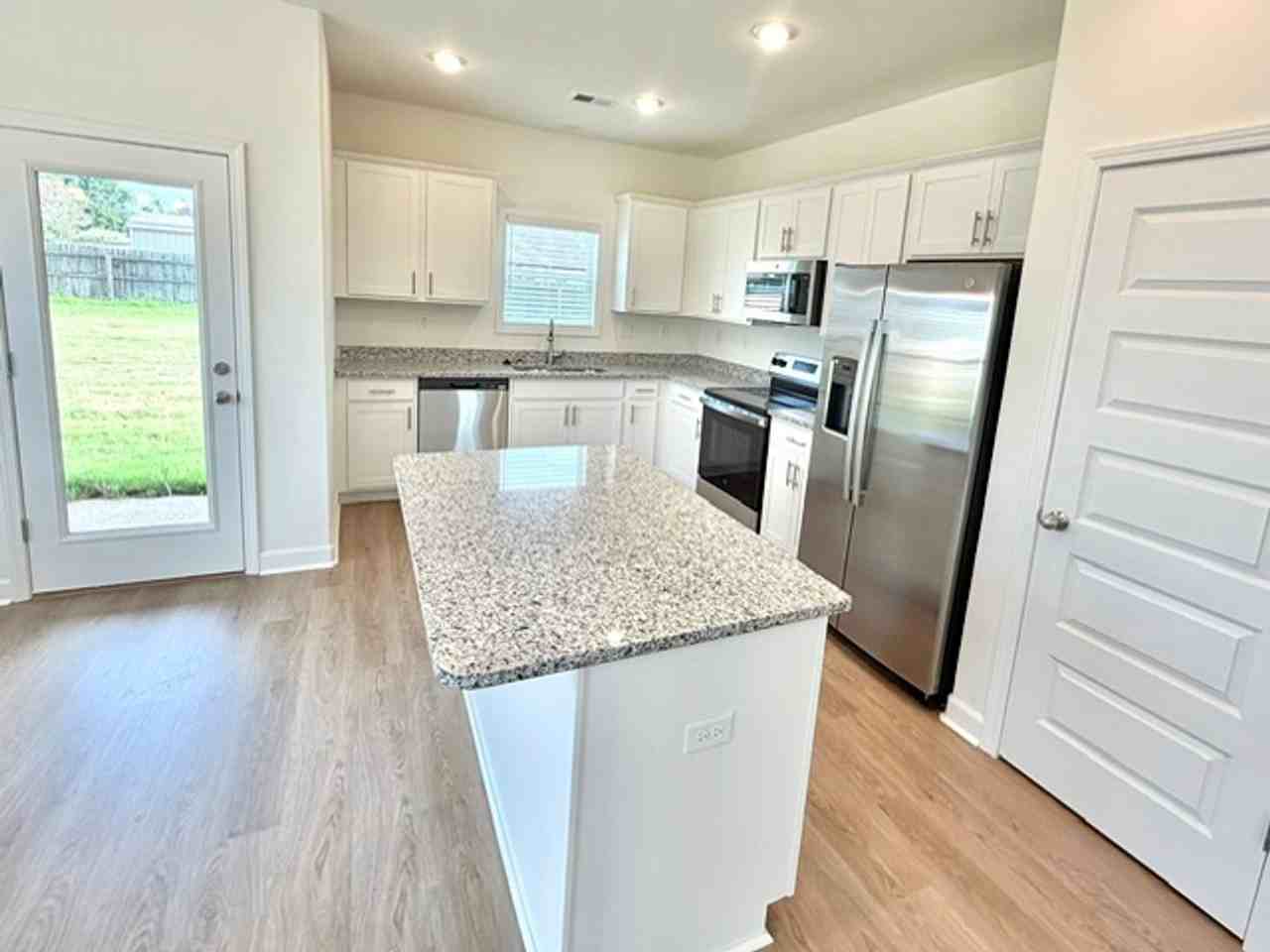 145 145 Summer Rose Ln - Photo 3 of 14