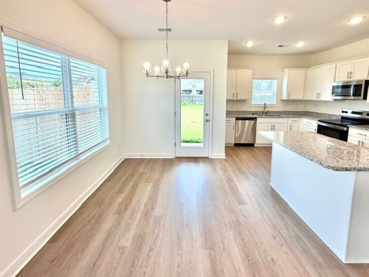 145 145 Summer Rose Ln - Photo 4 of 14