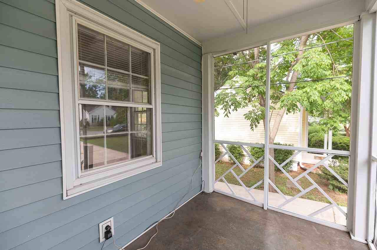 1700 Colonial Ave - Photo 5 of 35